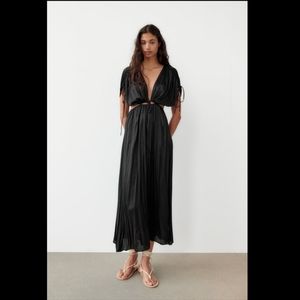Zara WRINKLE EFFECT CUT OUT DRESS